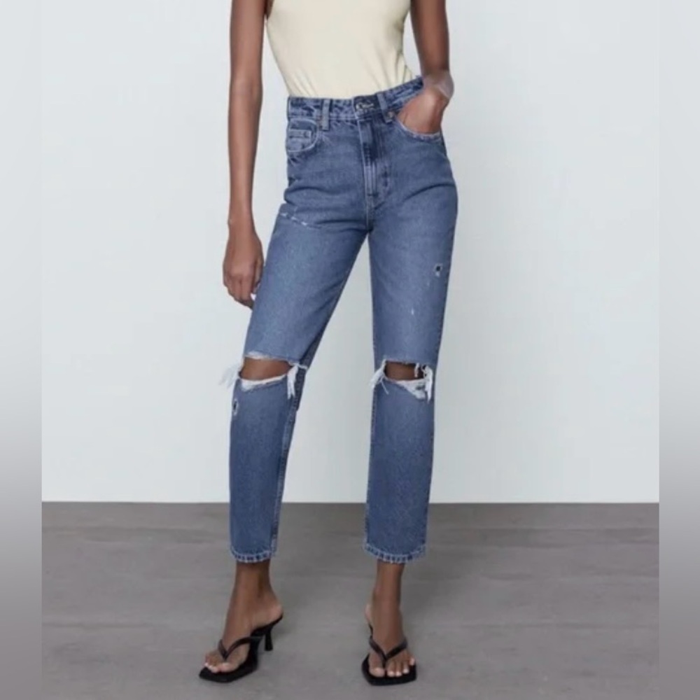 Zara Classic Mom Fit High-Rise Ankle Length Jeans Light Wash Sz 6 Distressed